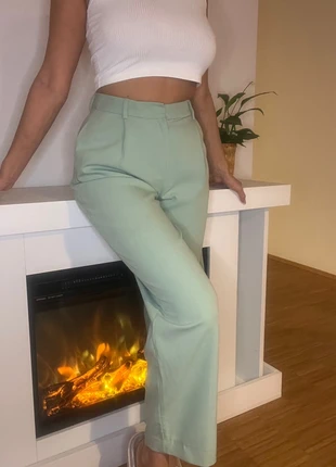 Reserved Stoffhose Hose mit weitem Bein mint minzgrün grün Pastelgrün, brand: Reserved, condizioni: Nuovo senza cartellino, taglia: XS / IT 38 / EU 34, €13.00, €14.35 include la Protezione acquisti