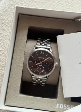 Montre unisexe en argent cadrant gris foncé avec boîte - Fossil, marke: Fossil, zustand: Gut, größe: 30–38 mm, 25,00 €, 26,95 € inklusive Vinted-Käuferschutz