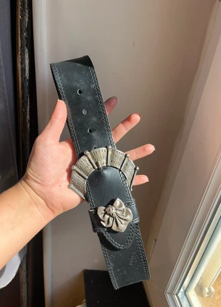 Ceinture en cuir noir vintage made in France noir, merk: Vintage Dressing, staat: Heel goed, maat: 75 cm, € 10,00, € 11,20 inclusief Kopersbescherming