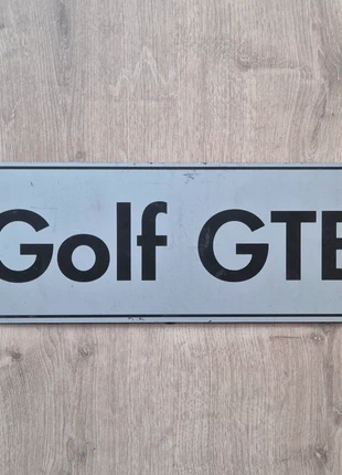 Mooie Volkswagen Golf GTE plaat voor in de mancave, staat: Heel goed, € 5,00, € 5,95 inclusief Kopersbescherming