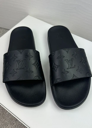 Louis Vuitton Waterfront Mule Slides – Black (Size LV 9 / UK 9), brand: Louis Vuitton, condition: Good, size: 9, £300.00, £315.70 includes Buyer Protection