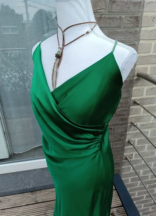Robe longue verte effet satiné, marque: Made In Italy, état: Très bon état, taille: M / 38 / 10, 12,00 €, 13,30 € Protection acheteurs incluse