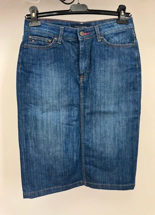 Gonna in denim, brand: Tommy Hilfiger, condizioni: Ottime, taglia: M / IT 42 / EU 38, €15.00, €16.45 include la Protezione acquisti