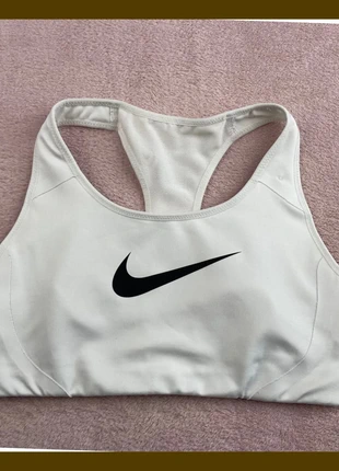 Brassière sport Nike, marque: Nike, état: Très bon état, taille: S, 18,00 €, 19,60 € Protection acheteurs incluse