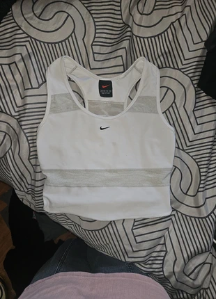 Top débardeur blanc nike vintage, brand: Nike, condition: Very good, size: M / 38 / 10, €6.00, €7.00 includes Buyer Protection