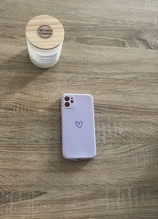 Evetane - Coque iPhone 11 violette avec cœurs, marque: Evetane, état: Neuf sans étiquette, 8,90 €, 10,05 € Protection acheteurs incluse