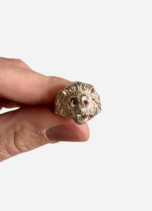 Chevalière Argent Homme Tête de Lion, Yeux Rubis, marque: Argent, état: Très bon état, taille: 19 mm, 120,00 €, 126,70 € Protection acheteurs incluse