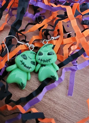 Paires de boucles d'oreilles style Oogie Boogie, staat: Heel goed, € 7,00, € 8,05 inclusief Kopersbescherming Pro