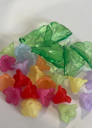 A719, lot de perles fleurs et pétales, staat: Nieuw zonder prijskaartje, € 2,30, € 3,12 inclusief Kopersbescherming Pro