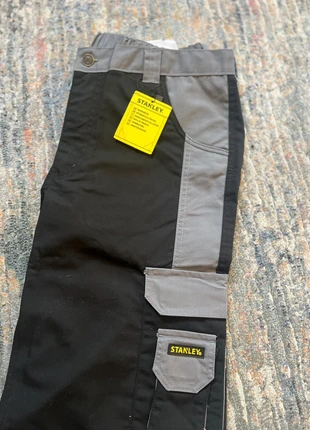 Stanley werkshort met holsterzakken, marque: Stanley, état: Neuf avec étiquette, taille: XL, 18,95 €, 20,60 € Protection acheteurs incluse