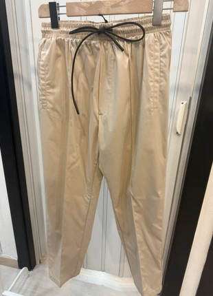 Pantalone con laccio over taglia S, condizioni: Nuovo con cartellino, taglia: S, €15.00, €16.45 include la Protezione acquisti
