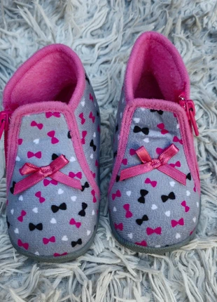 Chausson gris rose taille 19 Tooti, marca: Tooti, estado: Muito bom, tamanho: 19, €4.00, €4.90 inclui Proteção do Comprador