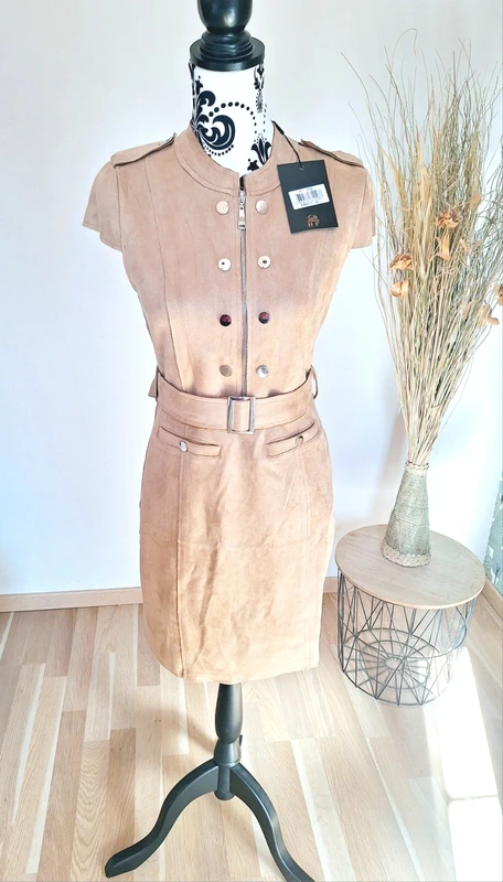 Magnifique! Élégante robe femme en peau de pêche taille 36