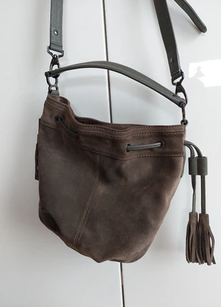 Sac Caroll en croûte de cuir, merk: Caroll, staat: Heel goed, € 20,00, € 21,70 inclusief Kopersbescherming
