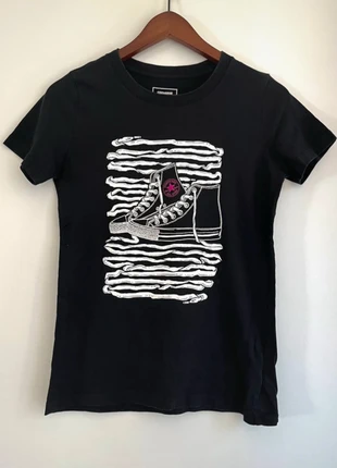 Converse T-shirt Noir Classique motif basket femme 36, marca: Converse, estado: Muy bueno, tamaño: S / 36 / 8, 5,00 €, 5,95 € Protección al comprador incluida
