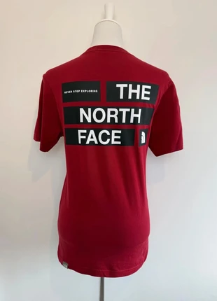 T-shirt The North Face homme rouge taile XS parfait état, brand: The North Face, condizioni: Ottime, taglia: XS, €14.00, €15.40 include la Protezione acquisti
