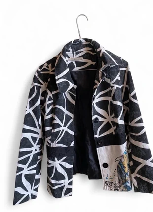 Veste blazer designer unique noir et blanche avec dessin visage fait main, merk: Vintage Dressing, staat: Heel goed, maat: M / 38 / 10, € 19,00, € 20,65 inclusief Kopersbescherming