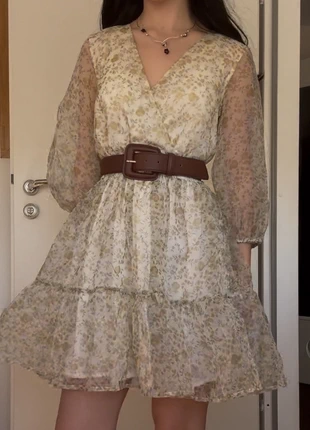 Süßes Kleid mit Blumenprint, merk: COQUETTE, staat: Heel goed, maat: XS / 34 / 6, € 12,00, € 13,30 inclusief Kopersbescherming