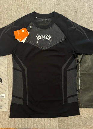 Compression shirt 4041 Youngla Warrior / size L, marque: YoungLA, état: Neuf avec étiquette, taille: L, 68,00 €, 72,10 € Protection acheteurs incluse