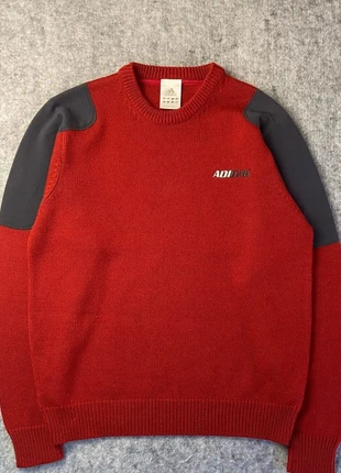 Pull Adidas Vintage rouge/gris logo brodé - M, marke: adidas, zustand: Sehr gut, größe: M, 34,90 €, 37,35 € inklusive Vinted-Käuferschutz