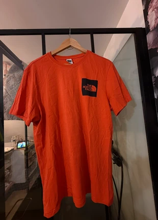 T shirt the north face homme orange, marque: The North Face, état: Très bon état, taille: L, 15,00 €, 16,45 € Protection acheteurs incluse