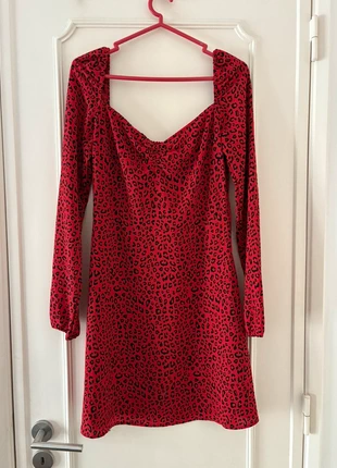 Red Leo dress, merk: H&M, staat: Heel goed, maat: M / 38 / 10, € 4,00, € 4,90 inclusief Kopersbescherming