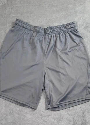 Short court de sport fitness CrossFit Under Armour - Gris - Taille L Homme, marke: Under Armour, zustand: Sehr gut, größe: L, 15,00 €, 16,45 € inklusive Vinted-Käuferschutz