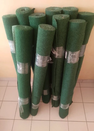10 rouleaux de gazon synthétique à ventouse 1 m x 2 m.      10€ le rouleaux et 100€ le lot, brand: Je ne sais plus, condizioni: Nuovo con cartellino, €10.00, €11.20 include la Protezione acquisti