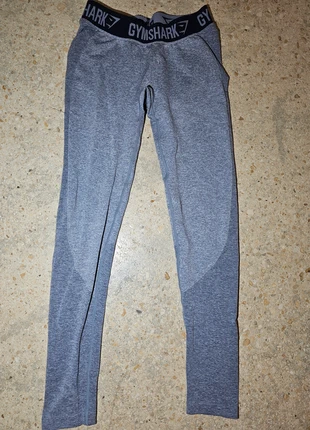Legging GymShark gris avec grosse bande noir grise Taille S, marke: Gymshark, zustand: Sehr gut, größe: S / 36 / 8, 18,00 €, 19,60 € inklusive Vinted-Käuferschutz