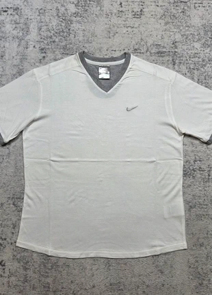 T-shirt Nike Blanc Cassé Col V Gris Logo Swoosh M Vintage Y2K, marca: Nike, estado: Muito bom, tamanho: M / 38 / 10, €34.95, €37.40 inclui Proteção do Comprador Pro