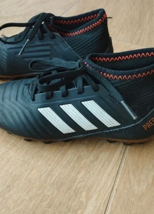 Botas niño Adidas Predator, merk: adidas, staat: Nieuw zonder prijskaartje, maat: 28, € 22,00, € 23,80 inclusief Kopersbescherming
