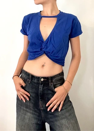 Bold Royal Blue Cut-Out Knot Front Crop Top, marque: COQUETTE, état: Très bon état, taille: S / 36 / 8, 5,00 €, 5,95 € Protection acheteurs incluse