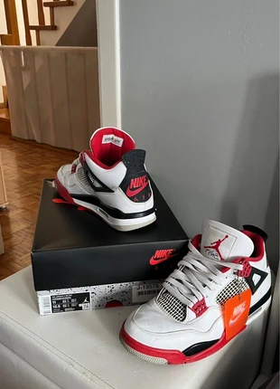 Air Jordan 4 Rétro, brand: Jordan, condizioni: Ottime, taglia: 45, €175.00, €184.45 include la Protezione acquisti