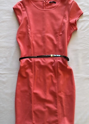 Abito rosa pesca Mohito tubino con cintura, marke: Mohito, zustand: Sehr gut, größe: XS / 34 / 6, 15,00 €, 16,45 € inklusive Vinted-Käuferschutz