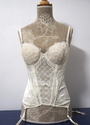 Corset/bustier/porte jarretelle Pleasure State, marque: Pleasure State, état: Très bon état, 35,00 €, 37,45 € Protection acheteurs incluse