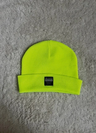 Bonnet fluo, brand: New Yorker, condition: Very good, size: One size, €1.00, €1.75 includes Buyer Protection