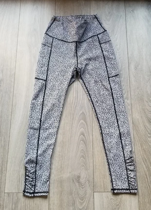 Legging sport moucheté, marque: Cotton On, état: Très bon état, taille: S / 36 / 8, 3,00 €, 3,85 € Protection acheteurs incluse