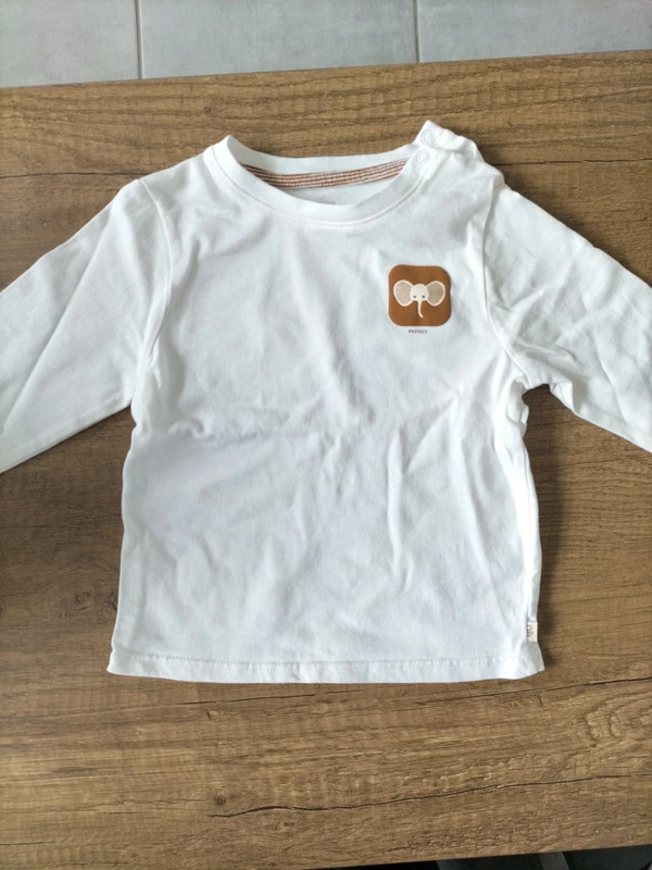 T-shirt obaidi 12 mois très bon état - photo numéro 4