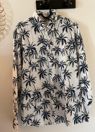 Chemise à motif palmiers, merk: Yves Enzo, staat: Heel goed, maat: M, € 2,00, € 2,80 inclusief Kopersbescherming