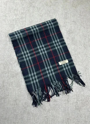 Écharpe Burberry bleu marine, marca: Burberry, estado: Muy bueno, 45,00 €, 47,95 € Protección al comprador Pro incluida