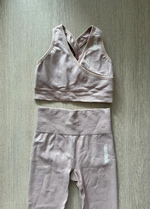 Set Gymshark, merk: Gymshark, staat: Heel goed, maat: XS / 34 / 6, € 14,00, € 15,40 inclusief Kopersbescherming