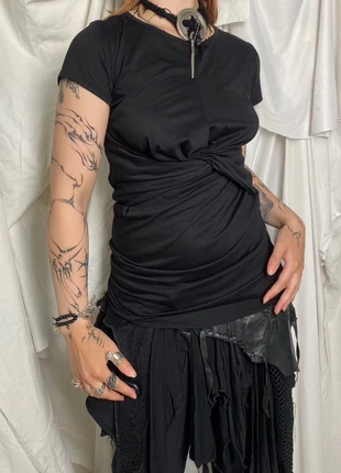 Draped shape fitted T shirt top, marca: Avant Garde, estado: Muito bom, tamanho: XS / 34 / 6, €24.00, €25.90 inclui Proteção do Comprador Pro