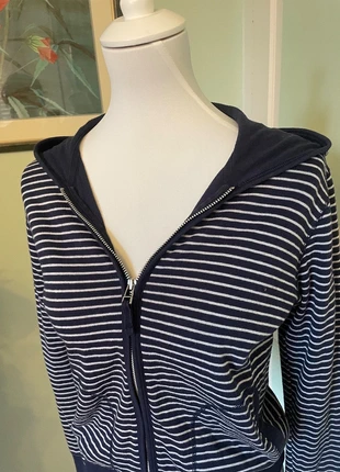 Gilet Bleu marine à rayure blanche, marque: Uniqlo, état: Très bon état, taille: S / 36 / 8, 9,00 €, 10,15 € Protection acheteurs incluse