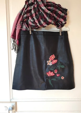 Jupe courte imitation cuir, marca: Camaïeu, estado: Bueno, tamaño: M / 38 / 10, 6,00 €, 7,00 € Protección al comprador incluida