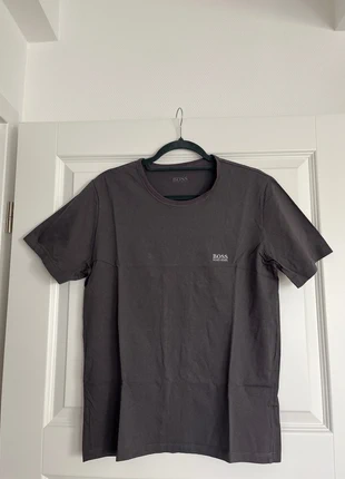 graues HugoBoss T-Shirt, merk: BOSS Hugo Boss, staat: Heel goed, maat: L, € 15,00, € 16,45 inclusief Kopersbescherming