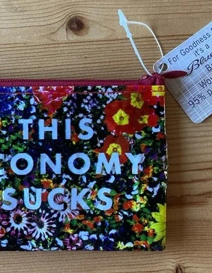 Porte-monnaie "This economy sucks"-Neuf avec étiquette, marca: Blue Q, estado: Novo com etiquetas, €5.00, €5.95 inclui Proteção do Comprador