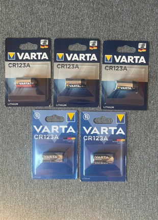 Lot 5 piles lithium CR123 Varta, brand: VARTA, condizioni: Nuovo con cartellino, €8.00, €9.10 include la Protezione acquisti