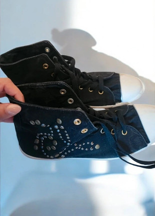 Studded Black Canvas Sneakers – Fit EU 39 – With Minor Storage Flaws, marque: Local, état: Neuf sans étiquette, taille: 39, 3,00 €, 3,85 € Protection acheteurs incluse