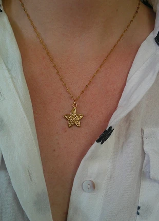 Étoile de mer fleurie 🌟 tourbillon 🌟 collier acier inoxydable doré, zustand: Sehr gut, 8,00 €, 9,10 € beinhaltet Vinted-Käuferschutz Pro