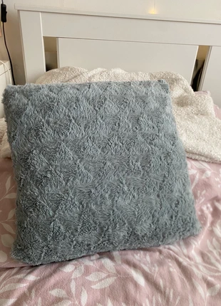 Green/Grey Fluffy Cushion, brand: Primark, condition: Very good, size: 40 x 40 cm, €2.50, €3.33 includes Buyer Protection